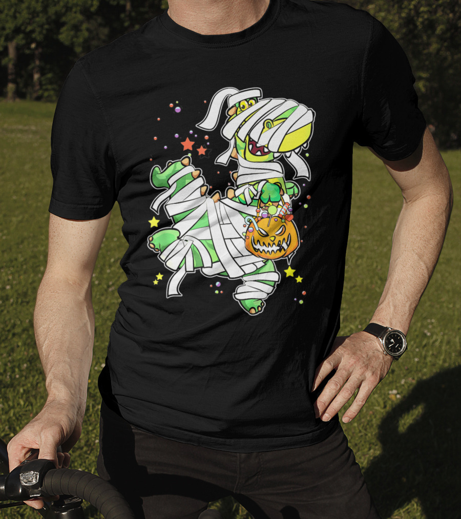 Halloween Mummy Dinosaur With Pumpkin Candy Basket T-Shirt