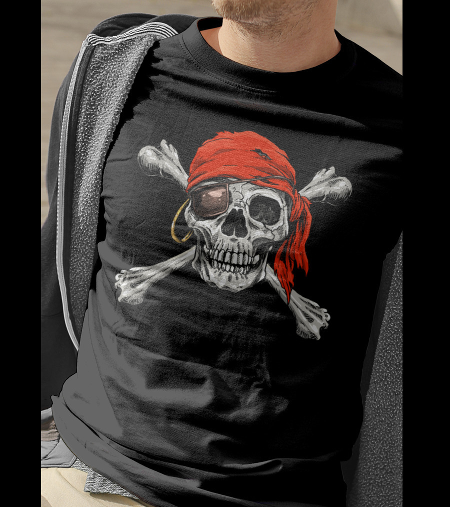 Jolly Roger Skull Crossbones Halloween Pirate Flag Red Bandana Eyepatch T-Shirt