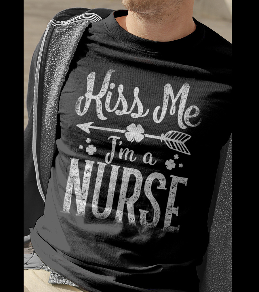 Kiss Me I'm A Nurse Shamrock St Patrick's Day Women T-Shirt