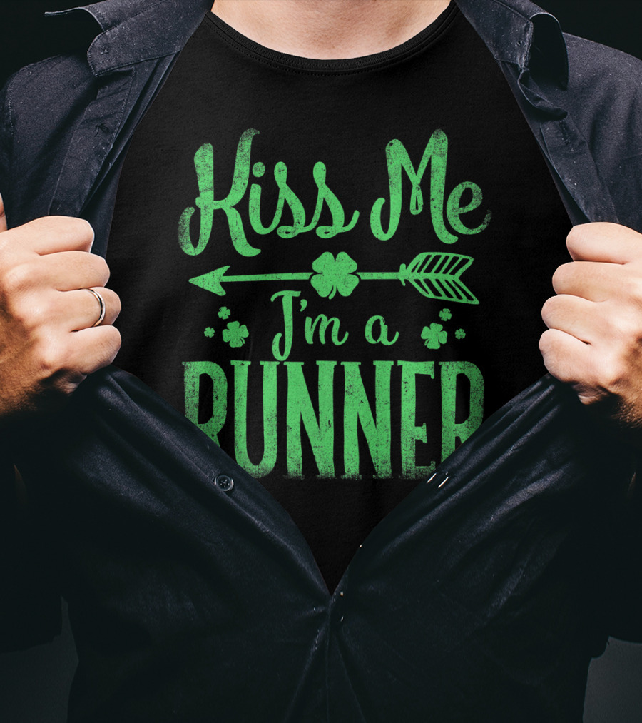 Kiss Me I'm A Runner Clover Arrow St. Patrick's Day T-Shirt