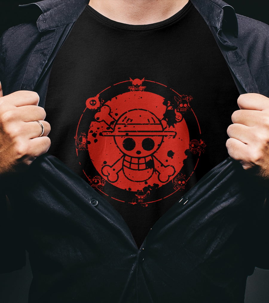 Straw Hat Skull Emblem With Iconic T-Shirt