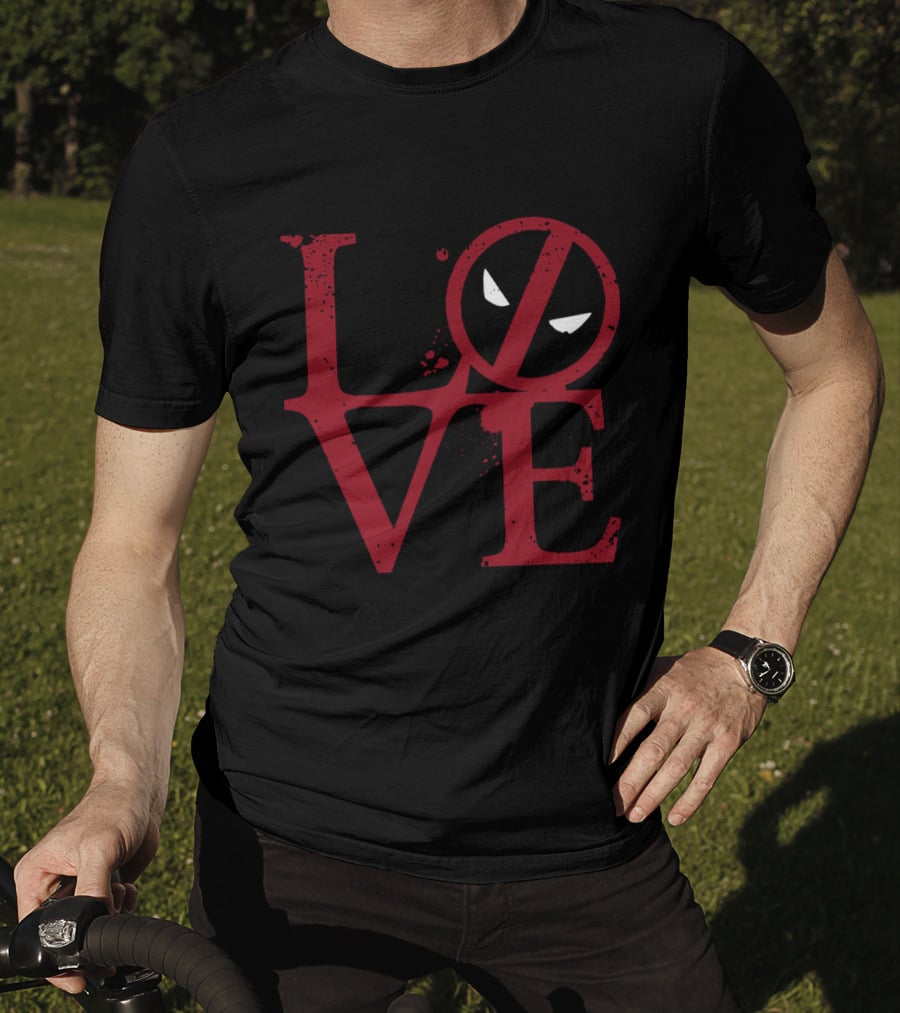 Deadpool Love Eyes In T-Shirt