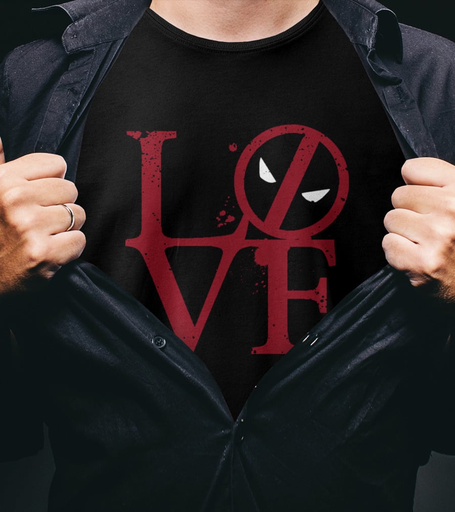 Deadpool Love Eyes In T-Shirt