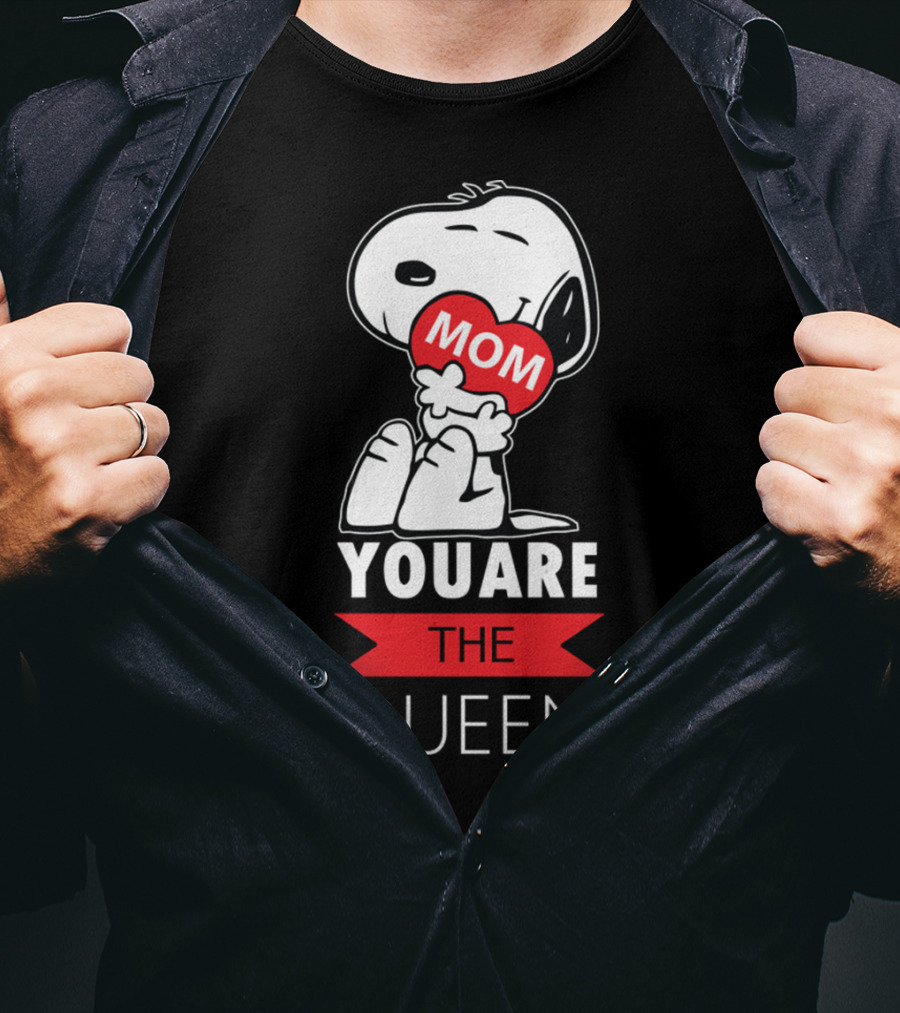 Snoopy Mom You Are The Queen Heart Hugging Beagle T-Shirt