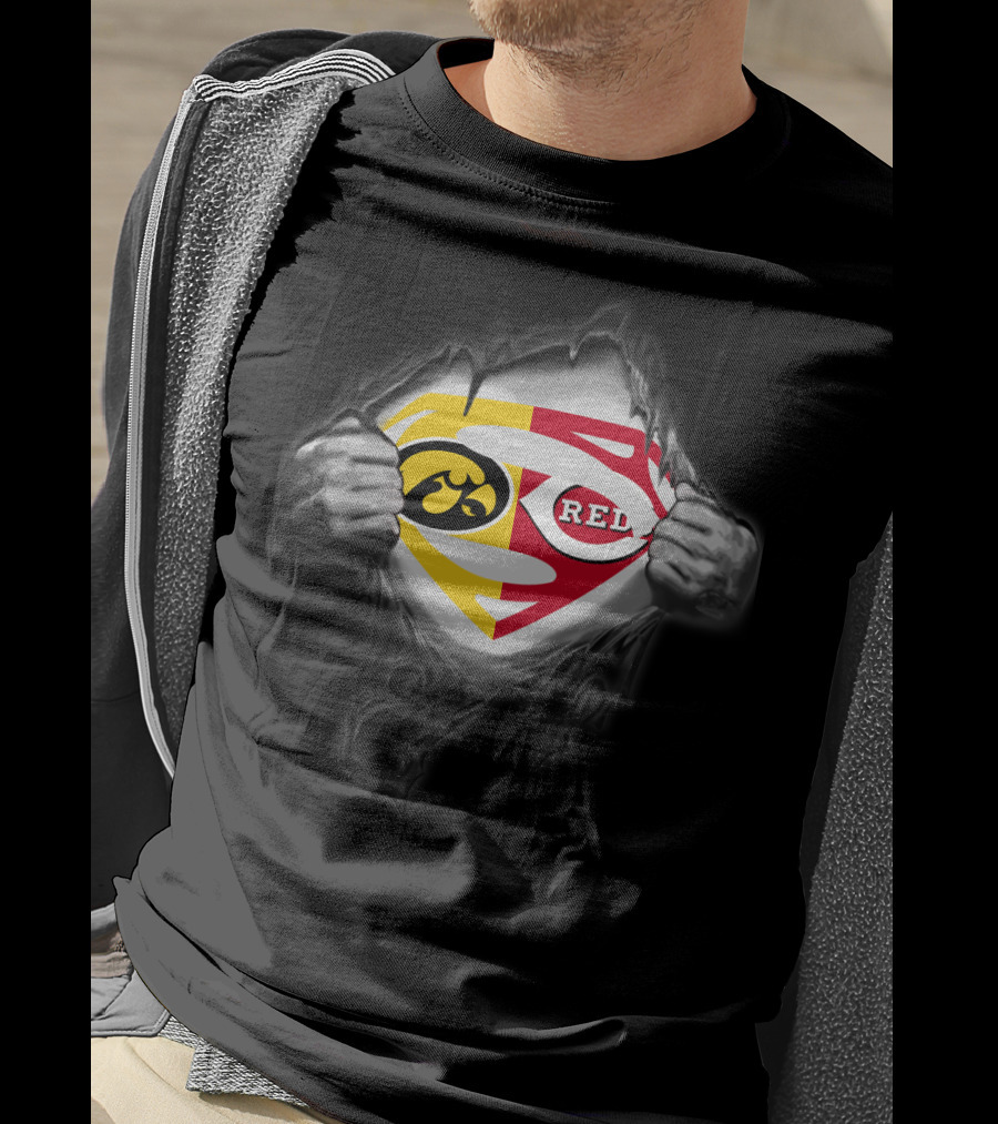 Hawkeyes Cincinnati Reds Superman Fusion T-Shirt