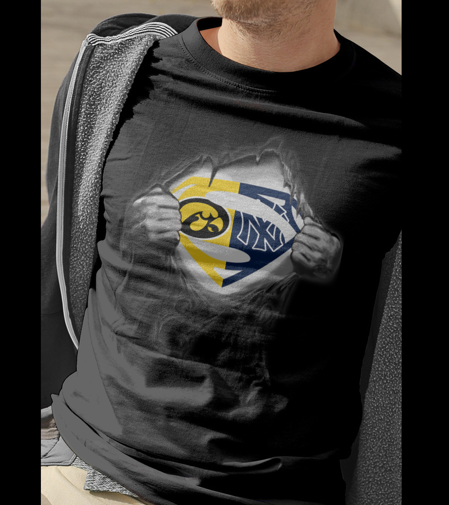 Hawkeyes New York Yankees Superman Shield Crossover T-Shirt