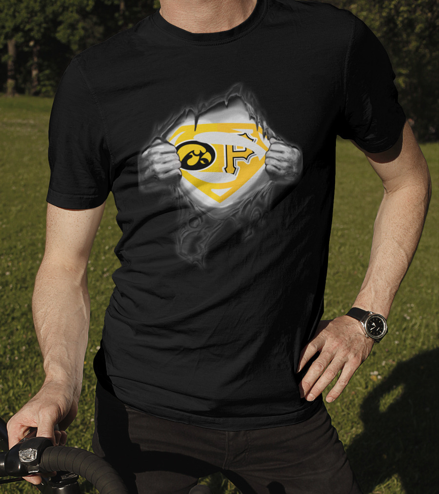 Hawkeyes Pittsburgh Pirates Superman Logo Fusion T-Shirt