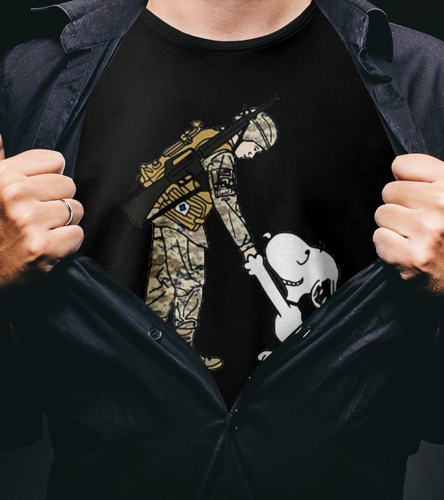 Veteran And Snoopy Dog Saluting Friendship T-Shirt
