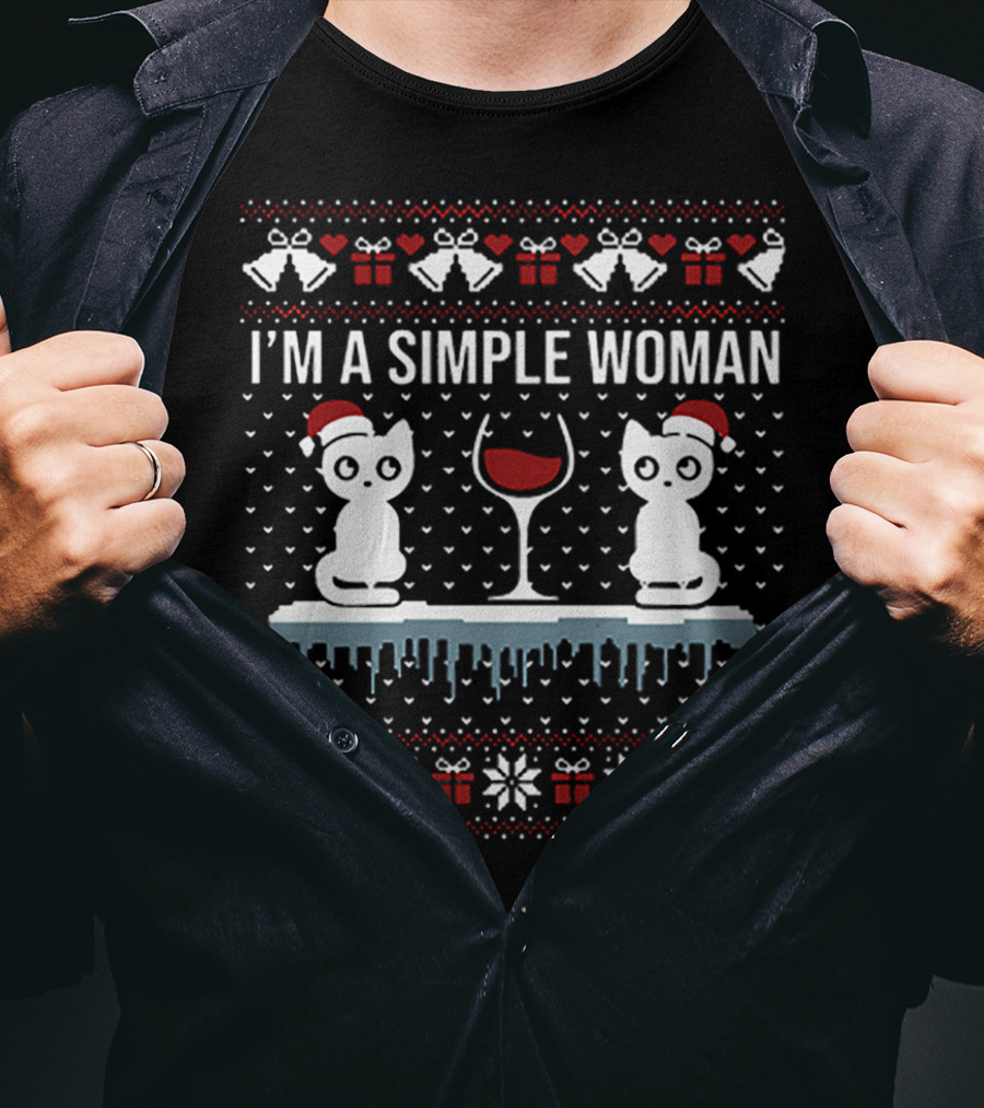 I’m A Simple Woman With Cats Wine And Christmas T-Shirt