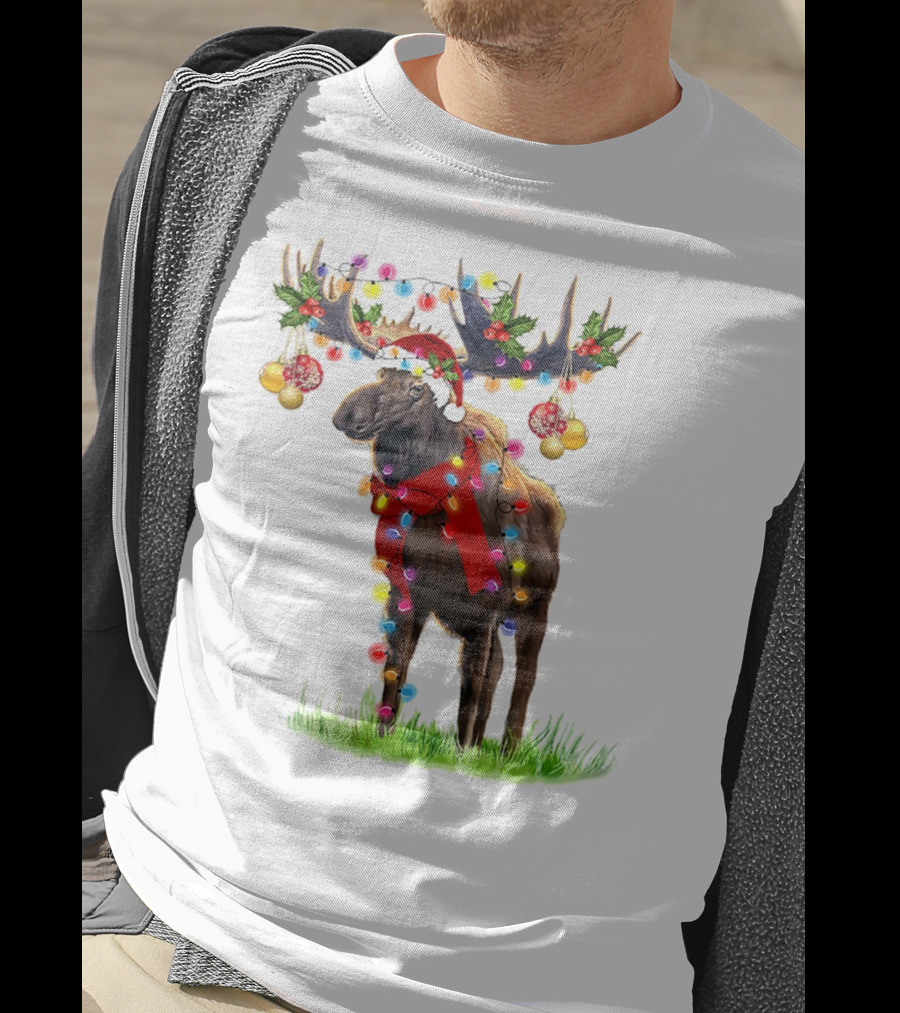 Moose Santa Reindeer Christmas Lights Holiday Décor T-Shirt