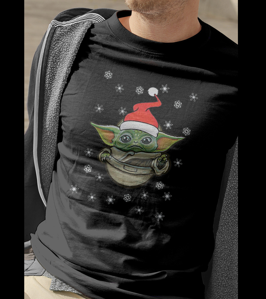 Merry Christmas Baby Yoda Snow The Mandalorian Santa Hat T-Shirt