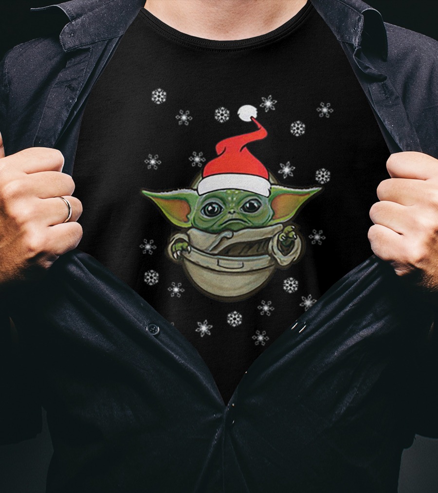 Merry Christmas Baby Yoda Snow The Mandalorian Santa Hat T-Shirt