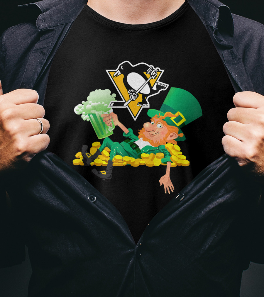 St Patrick's Day Lucky Leprechaun Pittsburgh Penguins Hockey Fan Gear T-Shirt