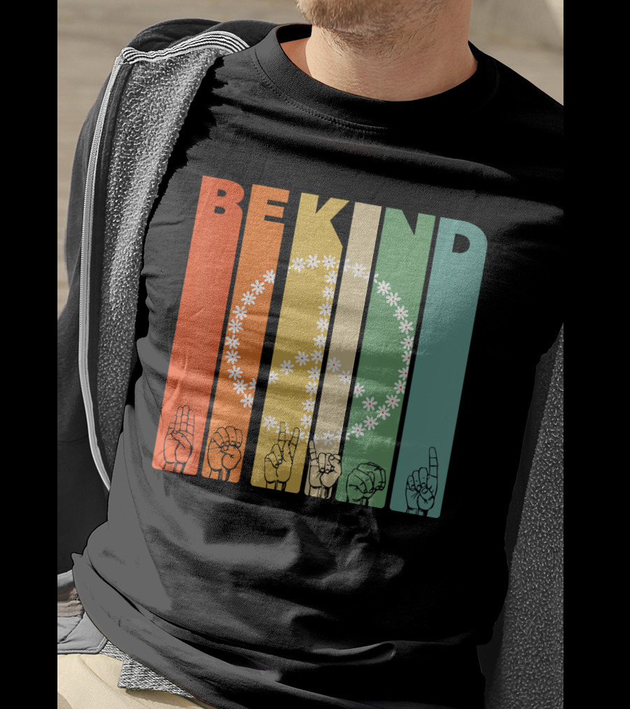 Be Kind Daisy Peace Sign Vintage I Choose Retro Hand Gesture T-Shirt