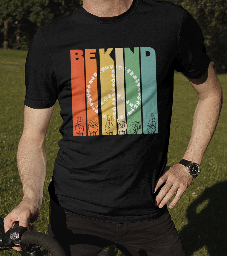 Be Kind Daisy Peace Sign Vintage I Choose Retro Hand Gesture T-Shirt