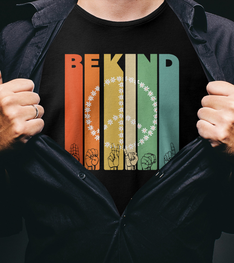 Be Kind Daisy Peace Sign Vintage I Choose Retro Hand Gesture T-Shirt