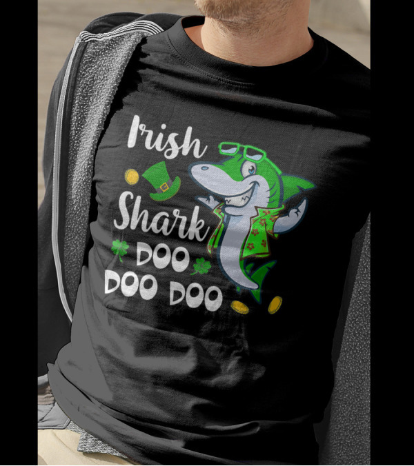 Irish Shark Doo Doo Doo St Patrick Day Leprechaun Hat Coins Shamrock T-Shirt