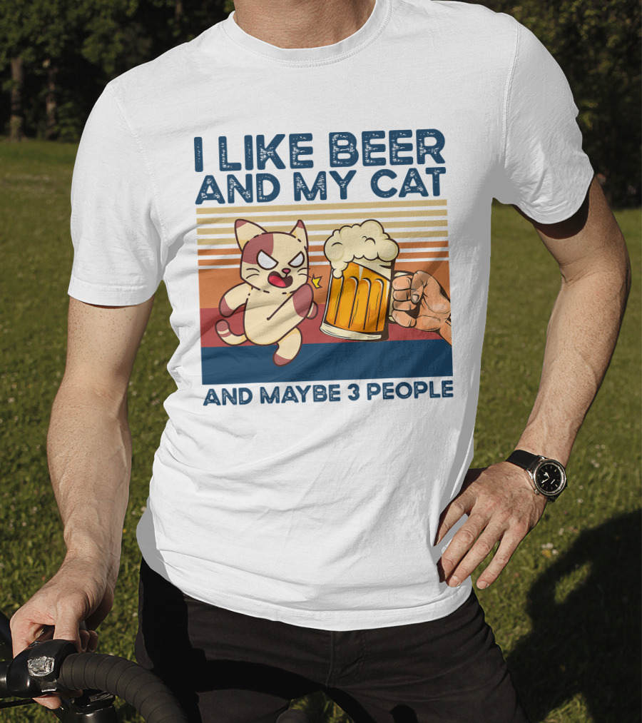 I Like Beer And My Cat And Maybe 3 People Vintage Style Retro Cat Lover T-Shirt