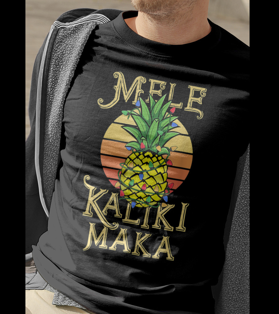 Mele Kalikimaka Hawaiian Christmas Pineapple Lights Vintage Sunset T-Shirt