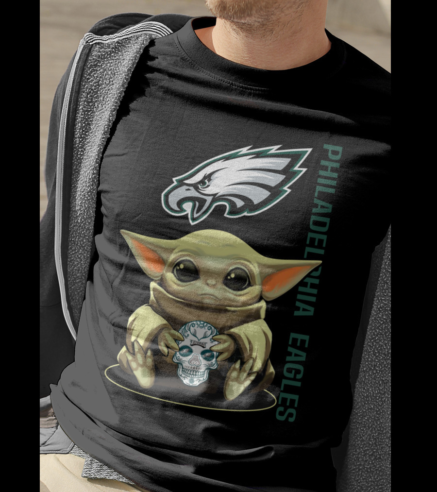 Philadelphia Eagles Baby Yoda Holding Skull T-Shirt