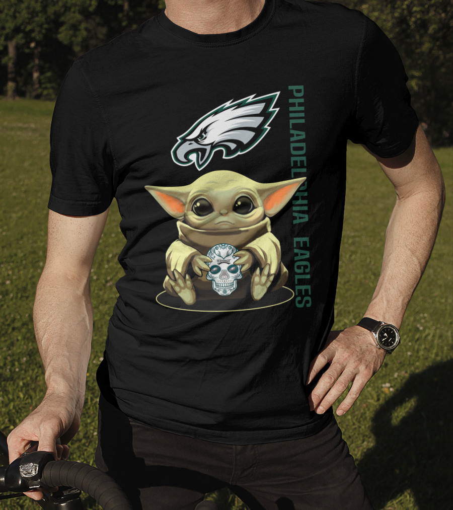 Philadelphia Eagles Baby Yoda Holding Skull T-Shirt