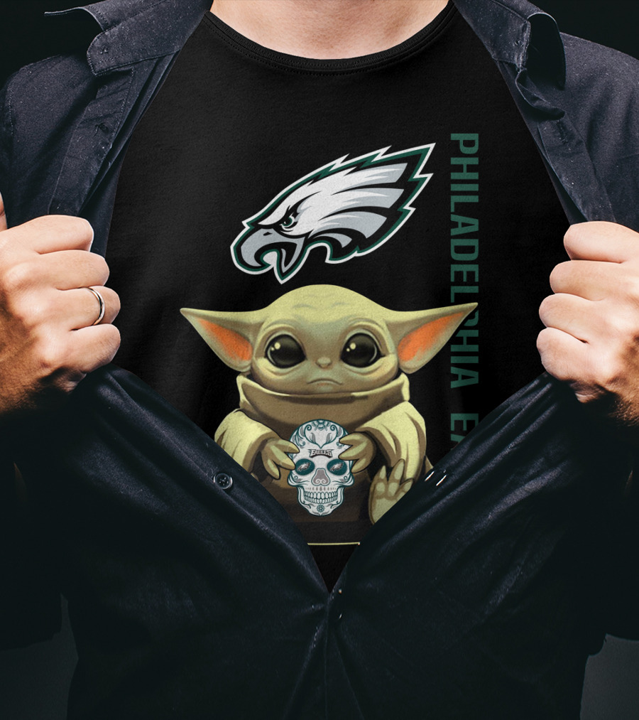 Philadelphia Eagles Baby Yoda Holding Skull T-Shirt