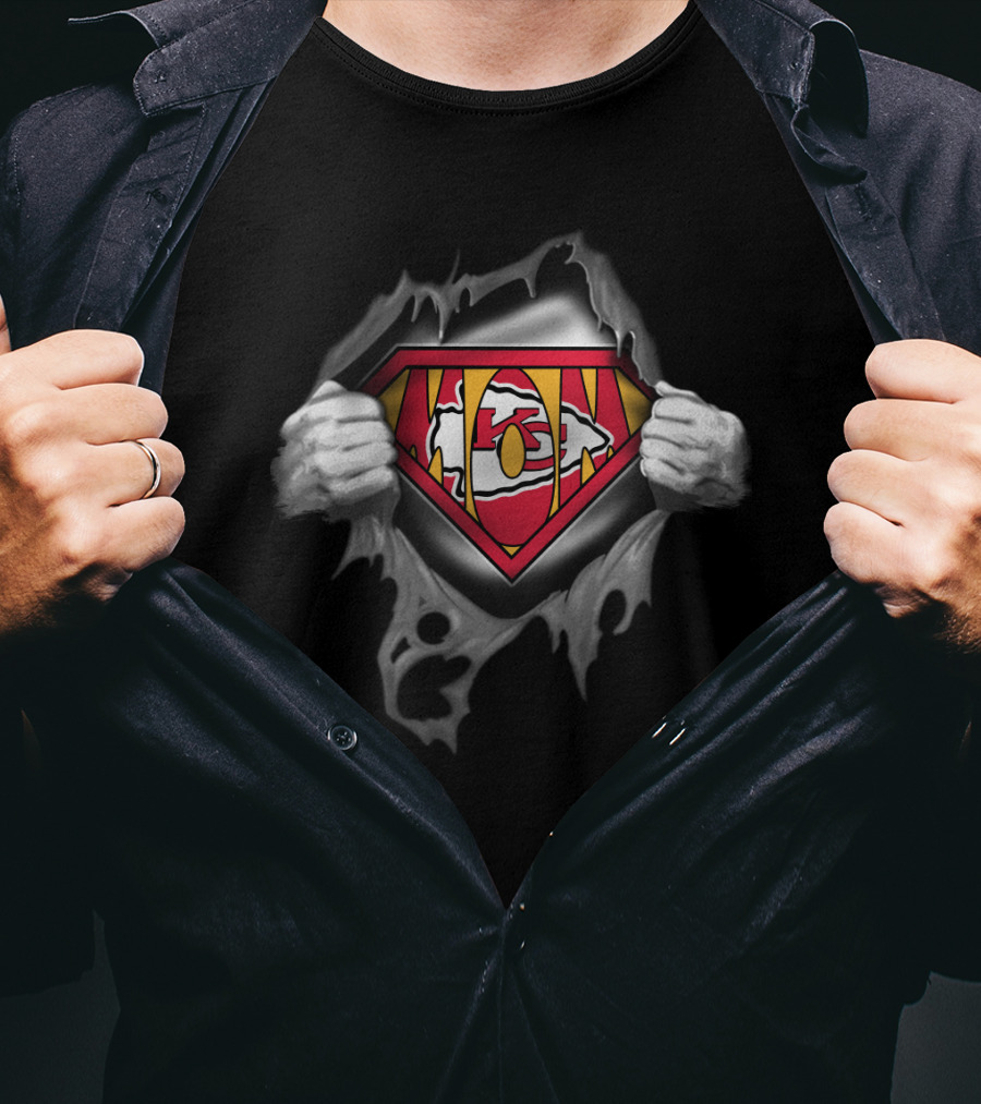 Super Mom Chiefs Logo Torn Chest T-Shirt
