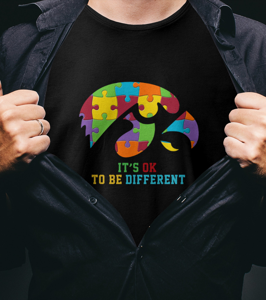 It's Ok To Be Different Iowa Hawkeyes Autism Puzzle T-Shirt
