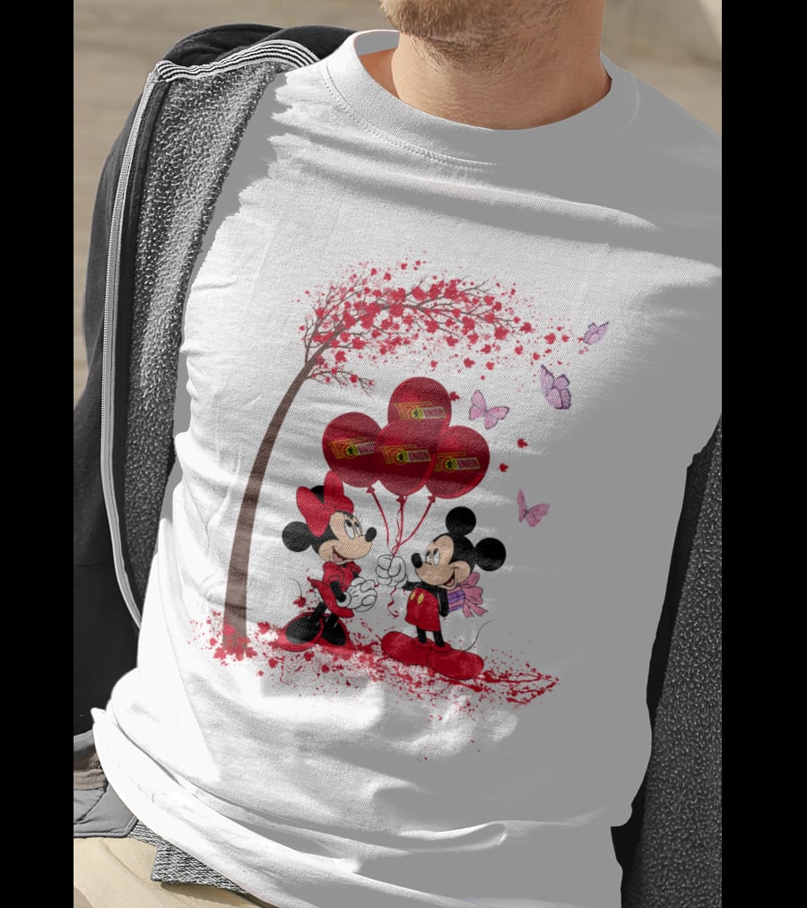 Minnie And Mickey Mouse Holding 1 FC Union Berlin Balloons With Tree And Butterflies T-Shirt