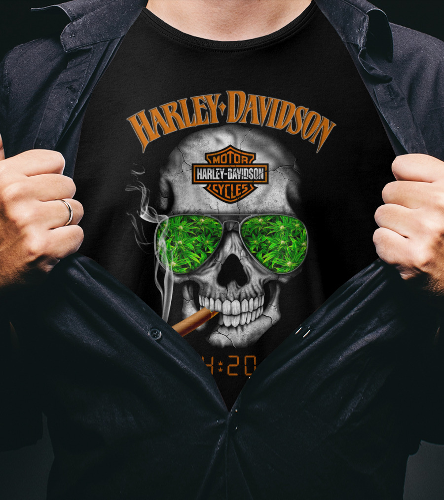 Harley Davidson Skull 4:20 With Cigar And Green Leaf Sunglasses T-Shirt