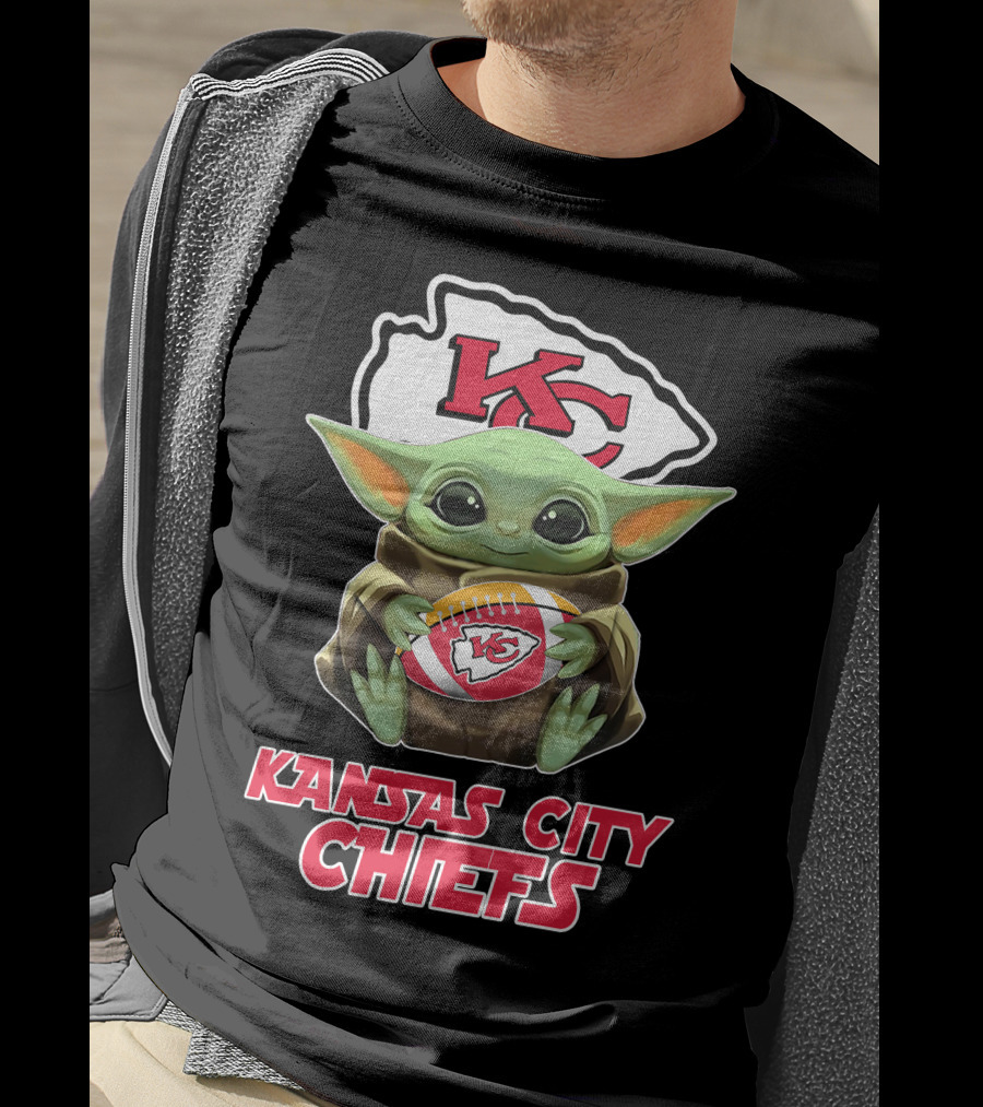 Kansas City Chiefs Baby Yoda Football T-Shirt
