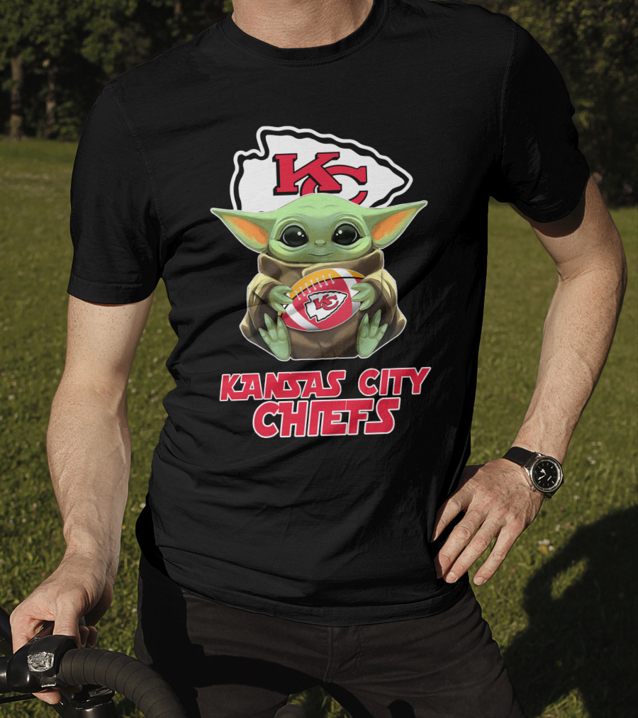 Kansas City Chiefs Baby Yoda Football T-Shirt