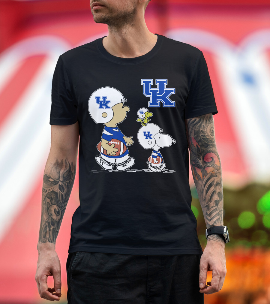Kentucky Wildcats Peanuts Snoopy Woodstock Football Helmet T-Shirt
