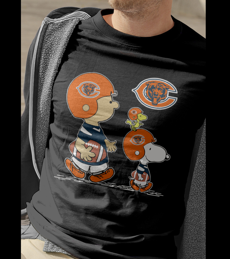 Chicago Bears Peanuts Football Charlie Brown Snoopy Woodstock T-Shirt