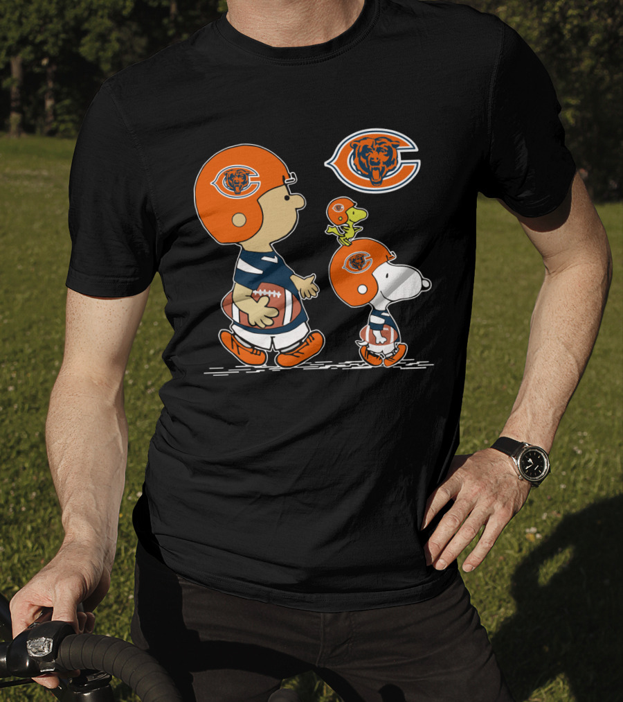 Chicago Bears Peanuts Football Charlie Brown Snoopy Woodstock T-Shirt