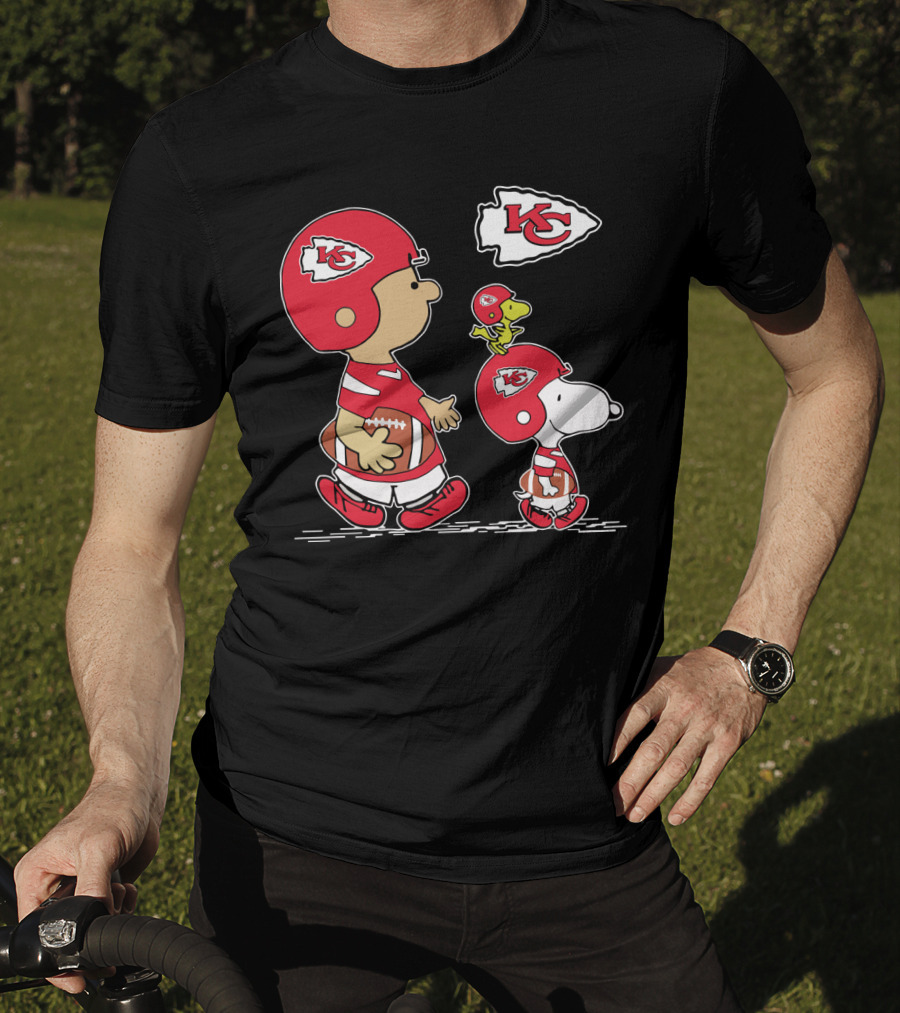 Chiefs Snoopy Football And Woodstock In Kansas City Helmets T-Shirt