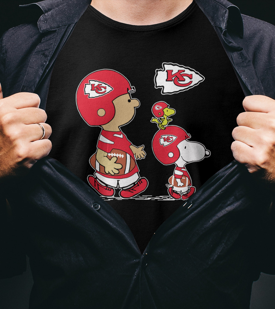 Chiefs Snoopy Football And Woodstock In Kansas City Helmets T-Shirt