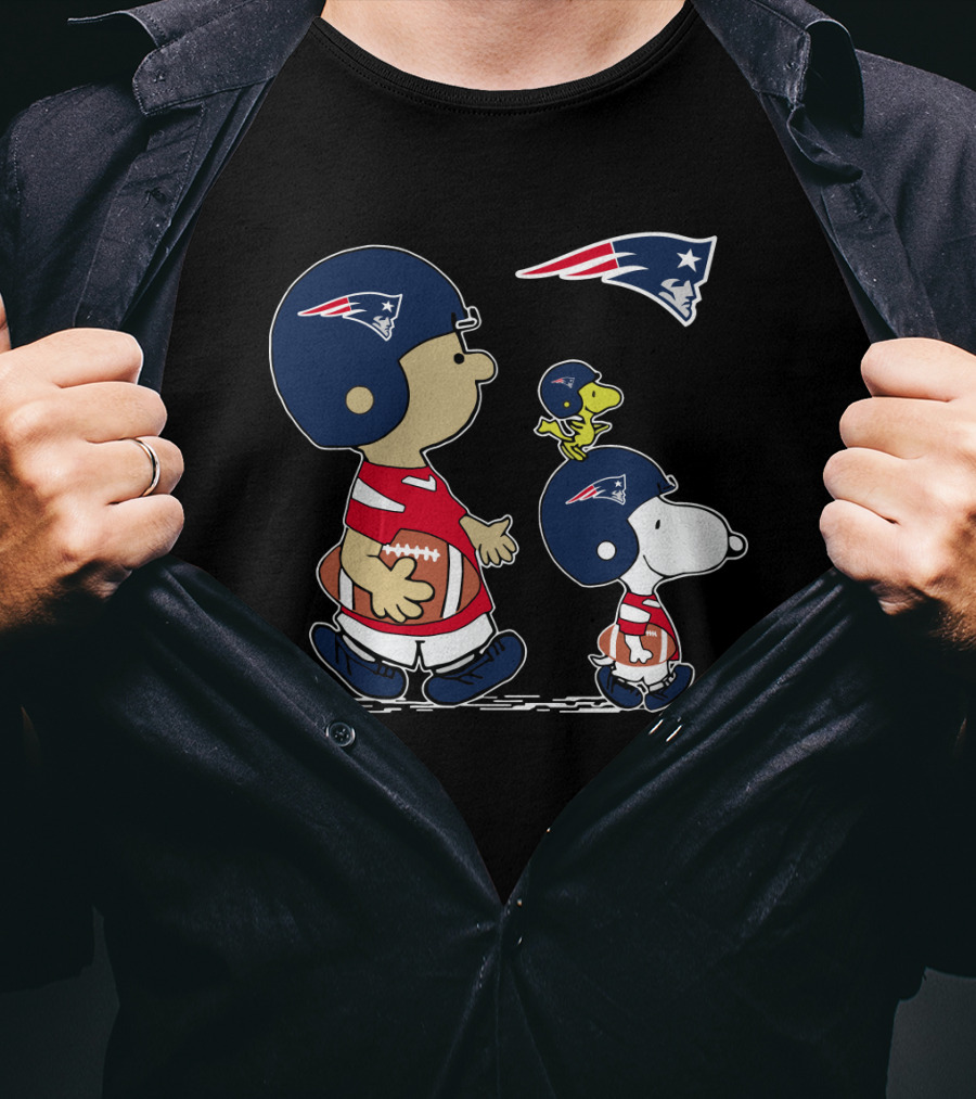New England Patriots Snoopy And Woodstock Football Team Spirit T-Shirt