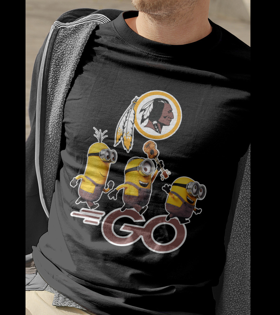 Minions Go Redskins Fan Logo With Ukulele And Feathers T-Shirt