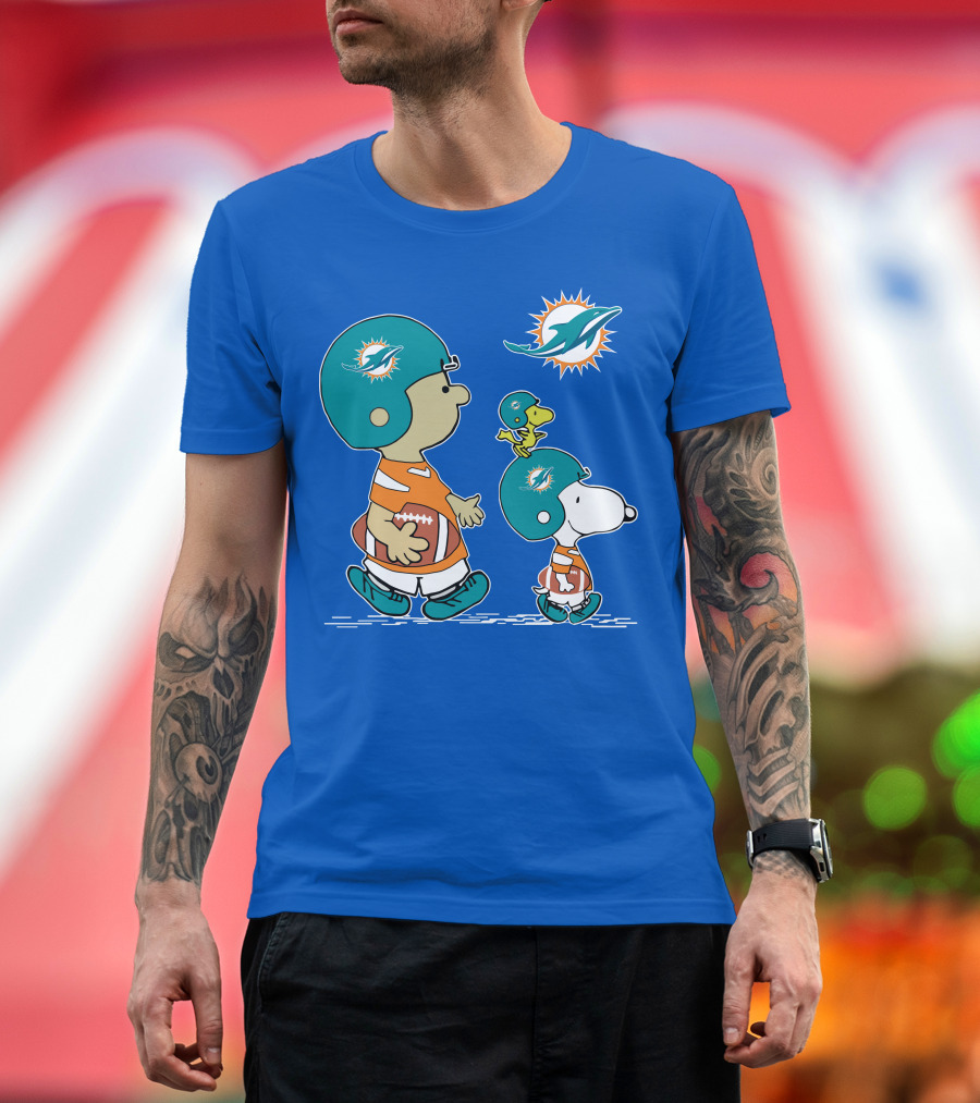 Miami Dolphins Snoopy Woodstock Friends Peanuts Football Collaboration T-Shirt