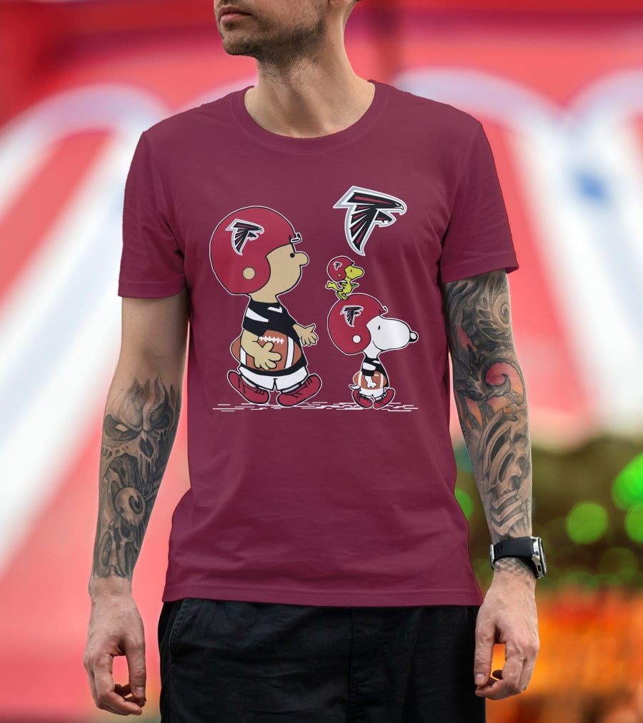 Falcons Snoopy Charlie Brown Woodstock Football Team T-Shirt