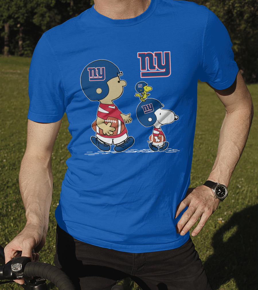 New York Giants Peanuts Snoopy Football T-Shirt