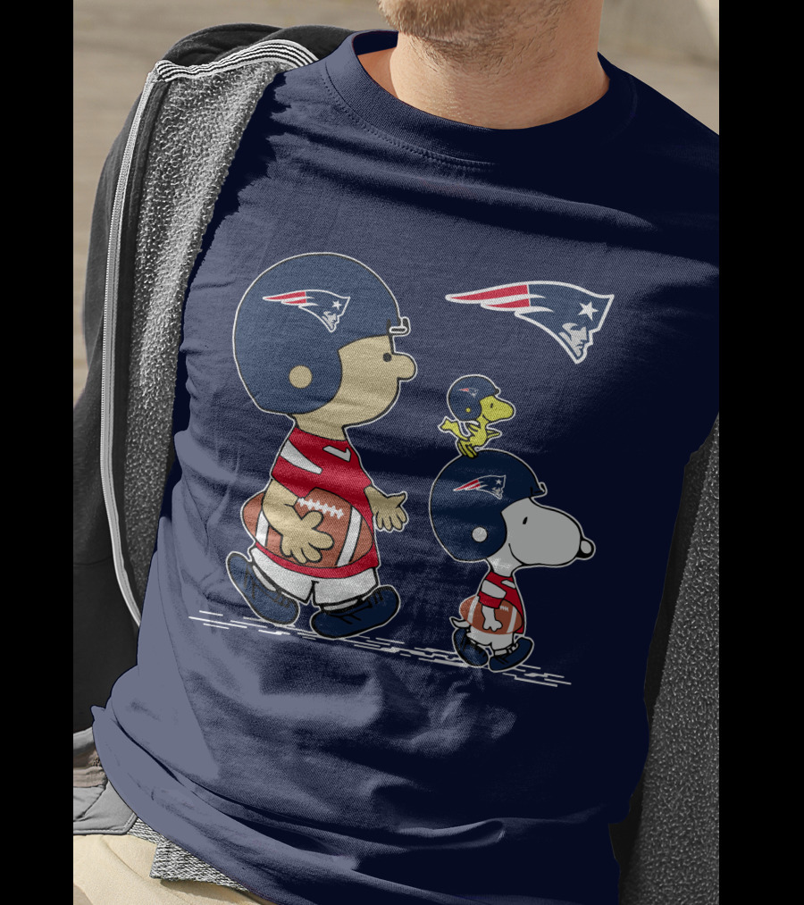 Patriots Snoopy Charlie Brown Football Peanuts T-Shirt