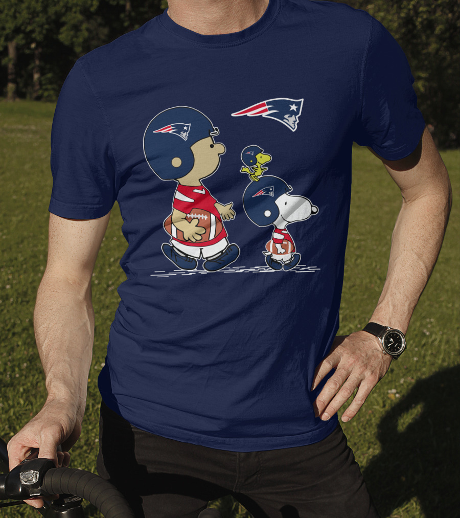 Patriots Snoopy Charlie Brown Football Peanuts T-Shirt