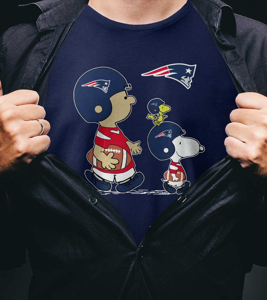 Patriots Snoopy Charlie Brown Football Peanuts T-Shirt