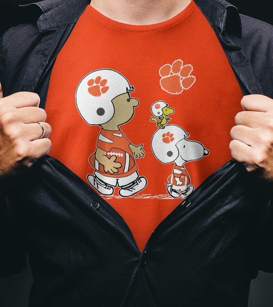 Clemson Tigers Snoopy Football Helmets And Paw Print Charlie Brown Woodstock T-Shirt
