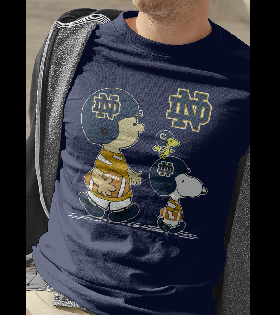 Notre Dame Fighting Irish Peanuts Characters Football Fan Scene T-Shirt