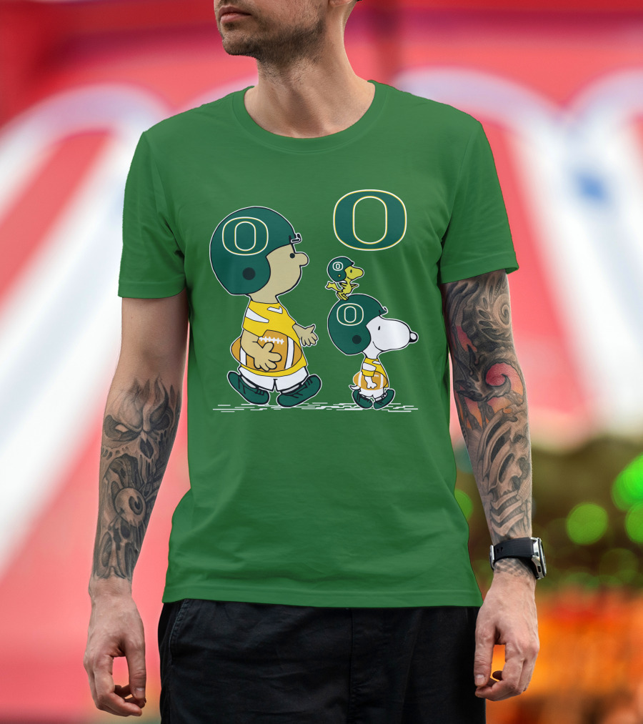 Oregon Ducks Snoopy Charlie Brown Woodstock Football Helmet Peanuts T-Shirt