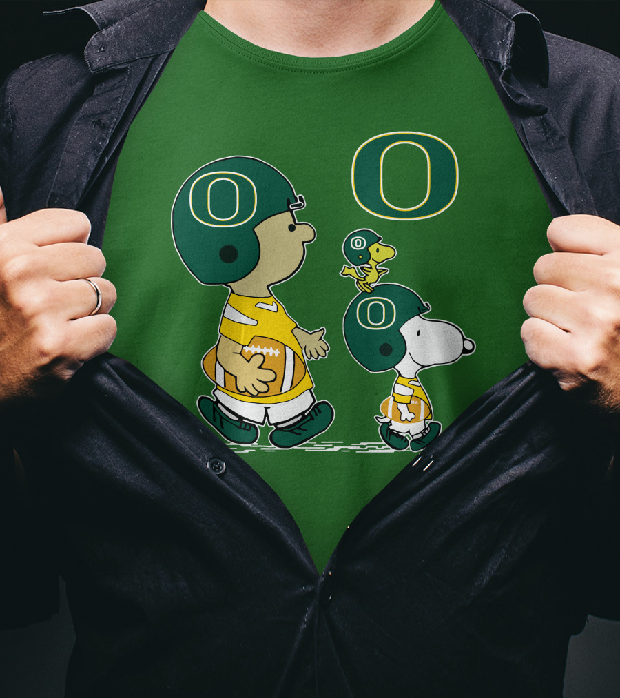 Oregon Ducks Snoopy Charlie Brown Woodstock Football Helmet Peanuts T-Shirt