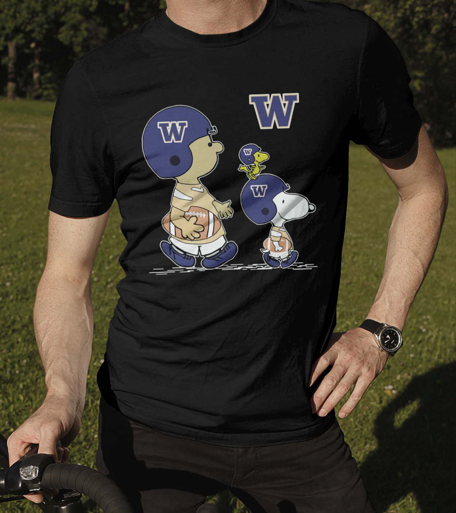 Washington Huskies Snoopy And Woodstock Football Team T-Shirt